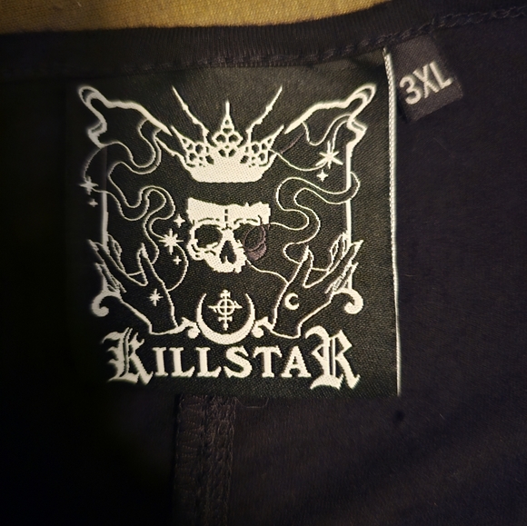 Asymmetrical T-shirt - Picture 2 of 3